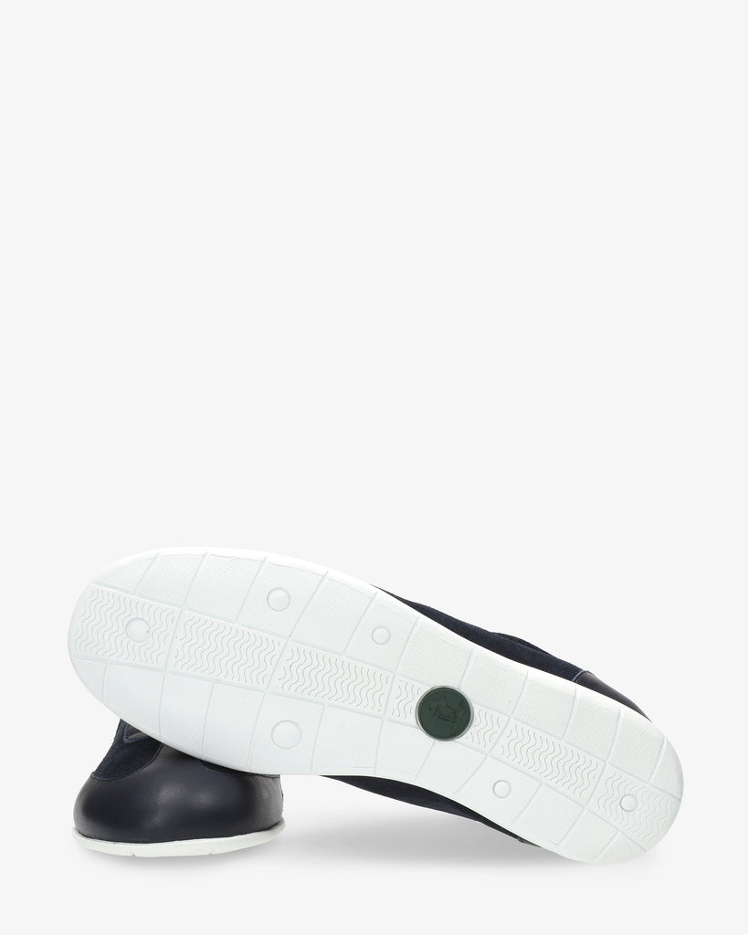 Alek sneakers de piel con forro interior de piel. marino