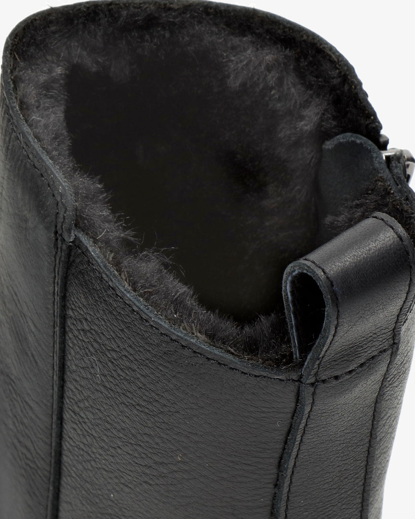 Beca Trav botas de piel con forro interior de pelo. negro