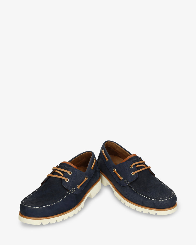 Boat náutico de piel con forro interior de piel. marino