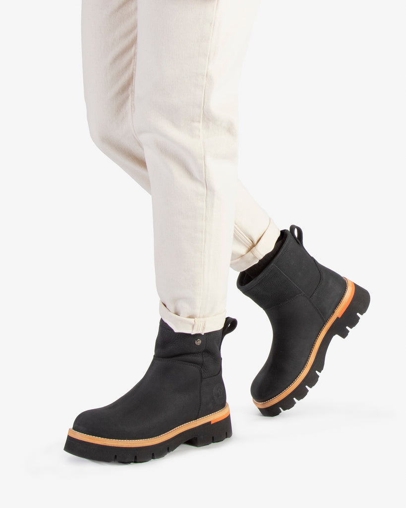 Laia botas de piel con forro interior de pelo. negro