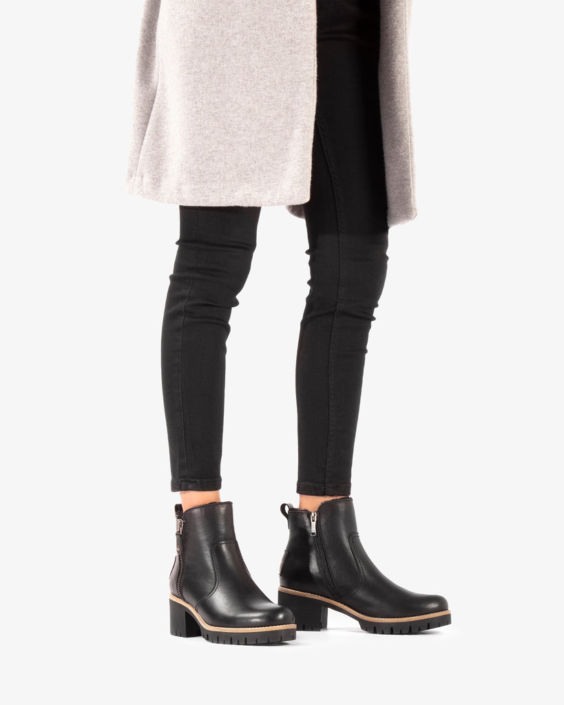 Pauline Trav botines de piel con forro interior de pelo. negro